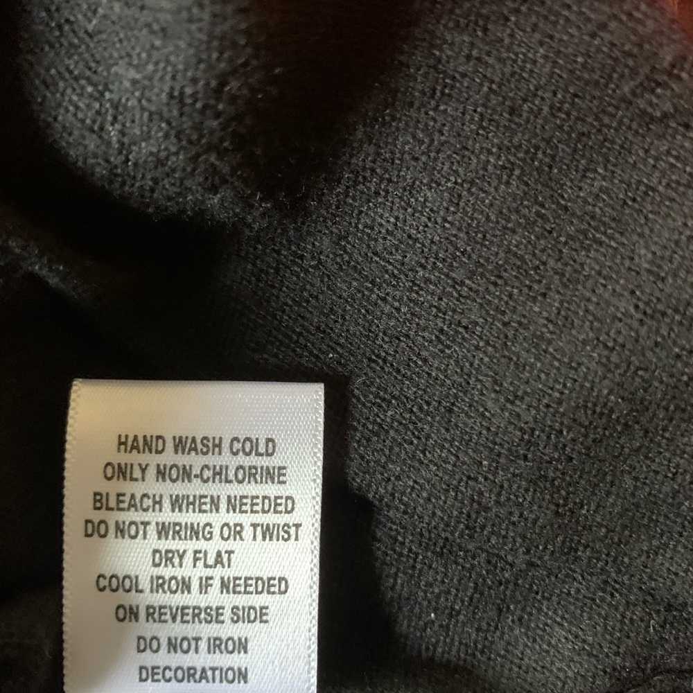 Sweater - Picture 2 of 7